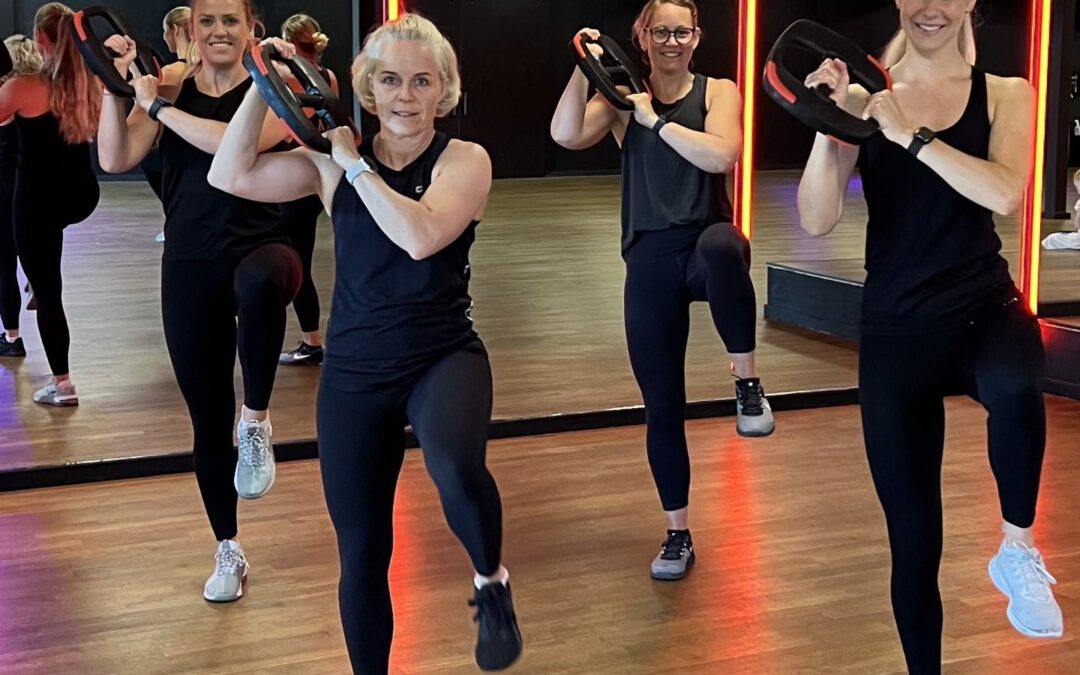 VI SÖKER INSTRUKTÖRER